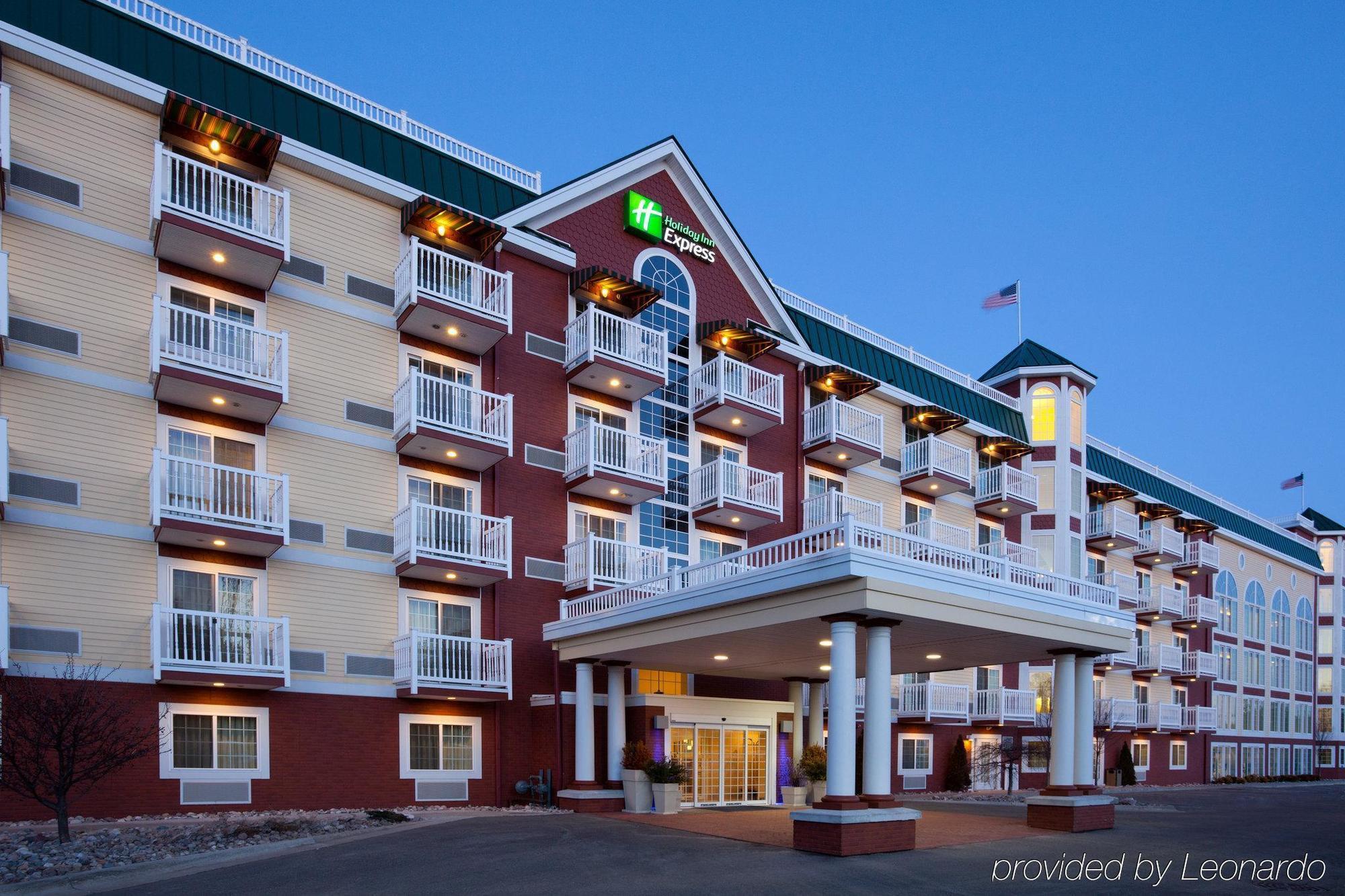 Holiday Inn Express Hotel & Suites Petoskey, An Ihg Hotel Dış mekan fotoğraf